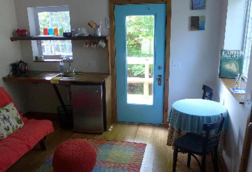 Студио Стандарт Вид на Сад, Morning Glory B&b