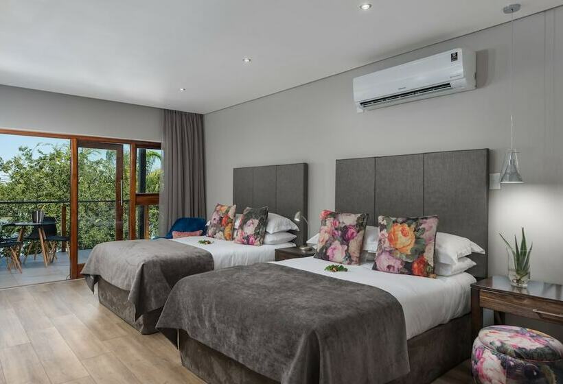 Семейный Номер, River Place Manor