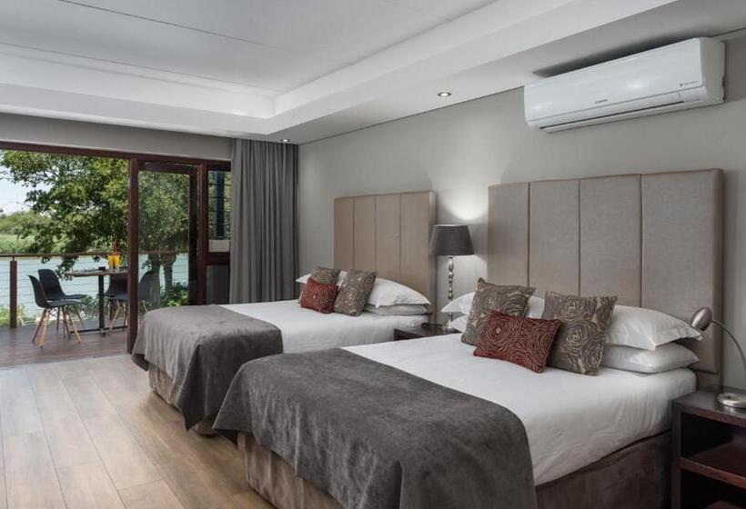 Семейный Номер, River Place Manor