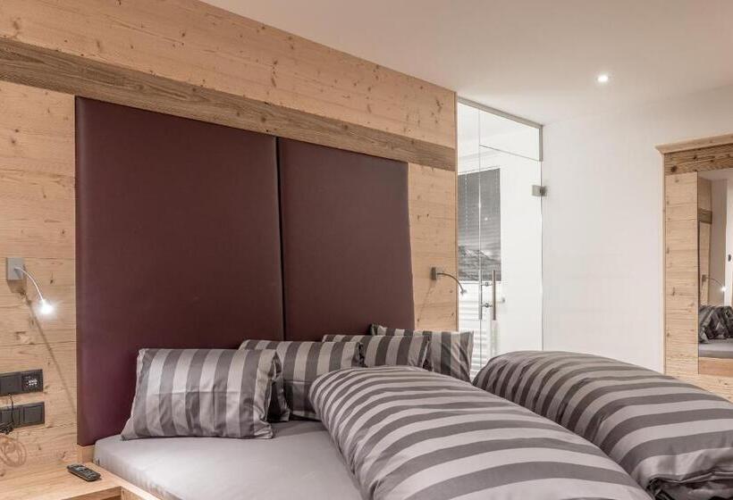 اتاق لوکس با بالکن, 4 Sterne Superior Mühle Resort 1900   Adults Only