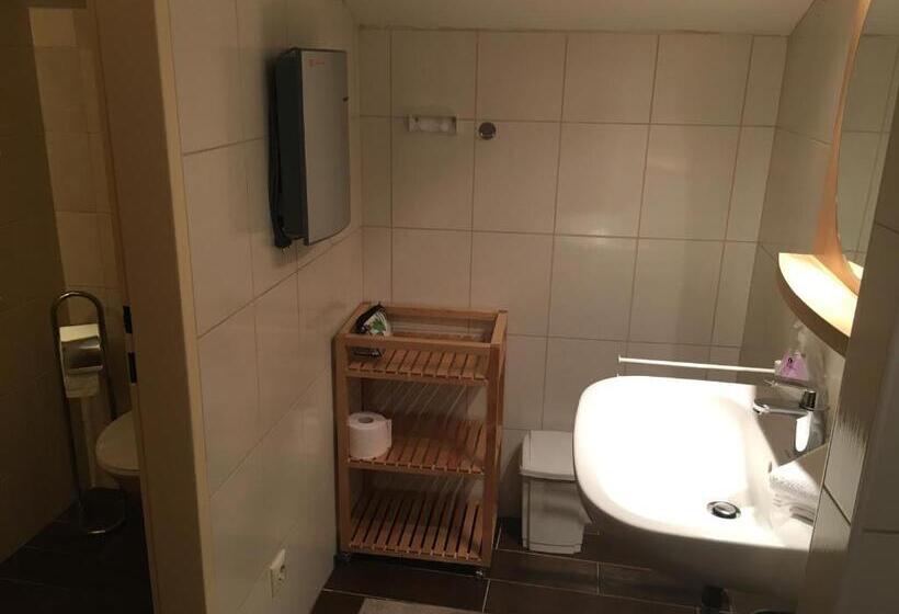 四人标准间, Jázmin Panzió Közös Konyhával