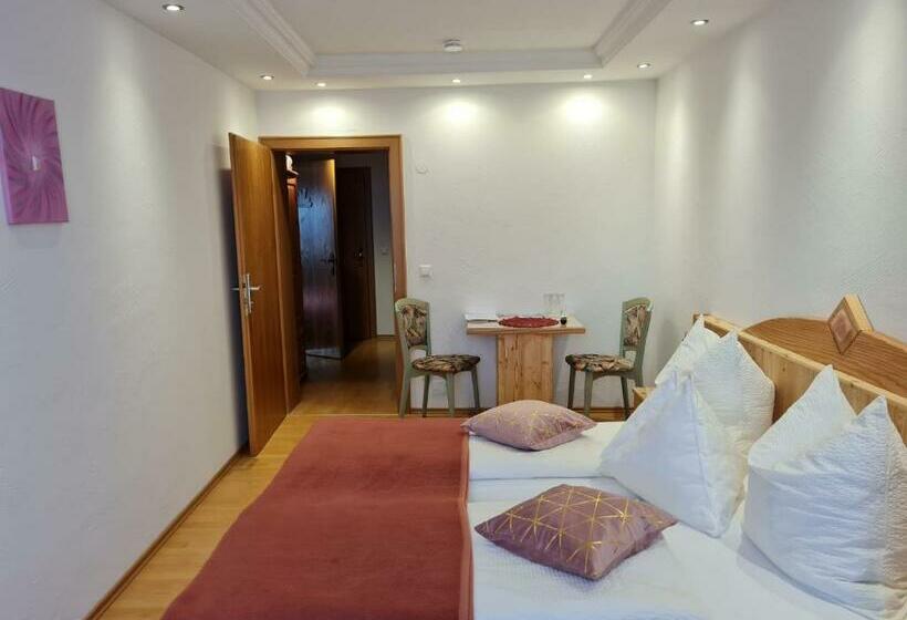 Четырехместный Номер Deluxe, Edelsteinhotel Guniwirt