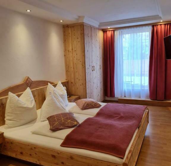 Четырехместный Номер Deluxe, Edelsteinhotel Guniwirt