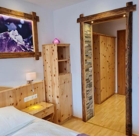 Quarto Estandar com Sacada, Edelsteinhotel Guniwirt