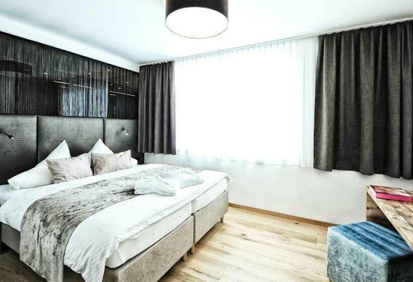Люкс Superior, Alps Lodge