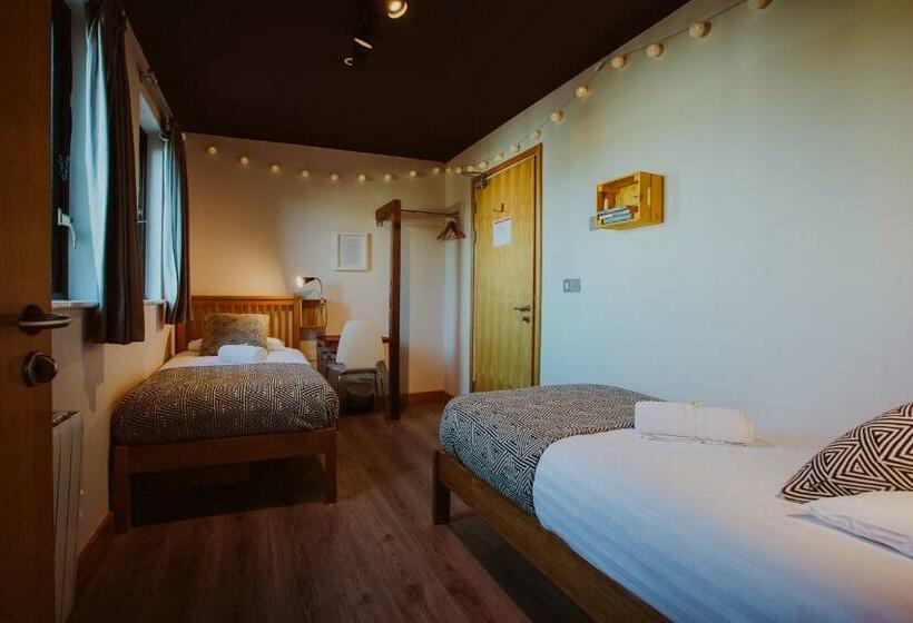 اتاق استاندارد, The Nest Boutique Hostel