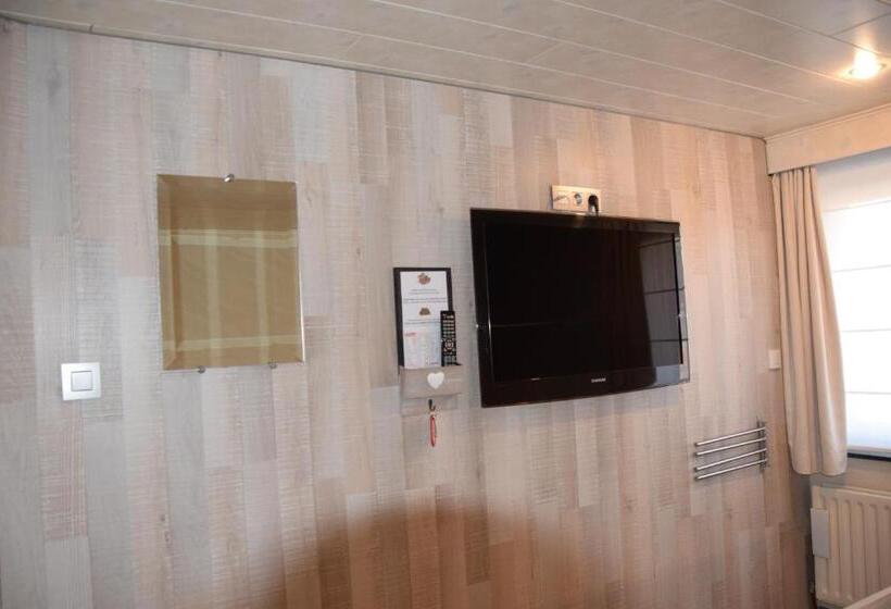 اتاق استاندارد با سرویس بهداشتی مشترک, B&b Jo   Li