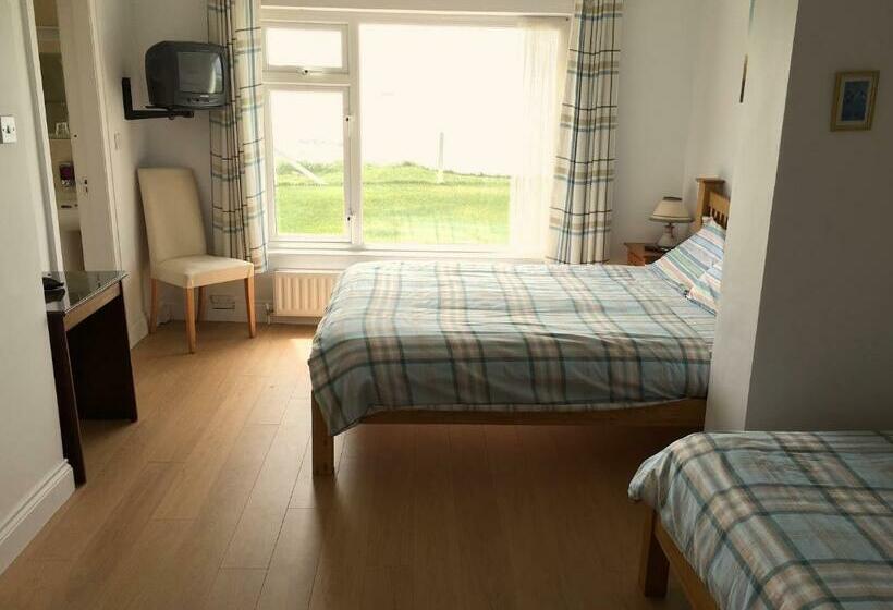 חדר דלוקס לשלושה עם נו לים, O'neill's Bed&breakfast