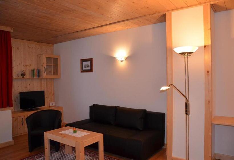 اتاق خانوادگی, Pension Zum Schreiner