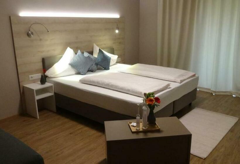 غرفة قياسية فردية مزودة بشُرفة, Seegasthof Breineder   Familien & Seminar