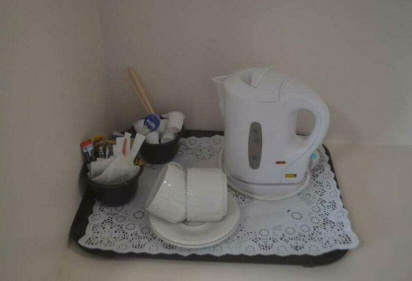 اتاق استاندارد, Teac Jack