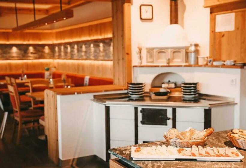 اتاق استاندارد یک نفره, Posers Bergwelt B&b