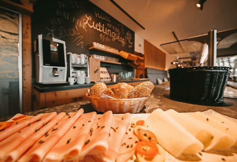 اتاق استاندارد با بالکن, Posers Bergwelt B&b