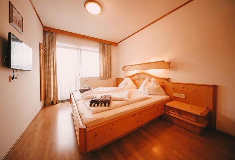 آپارتمان 2 خوابه با بالکن, Posers Bergwelt B&b