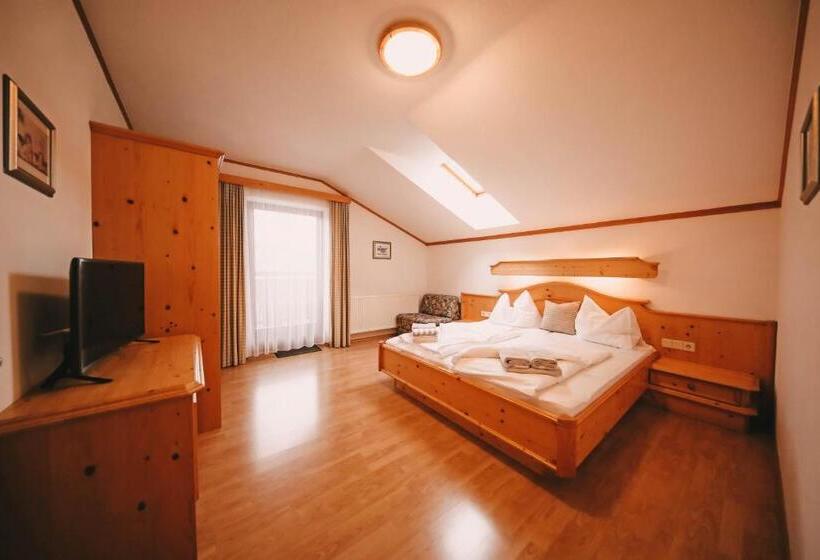 آپارتمان 2 خوابه با بالکن, Posers Bergwelt B&b