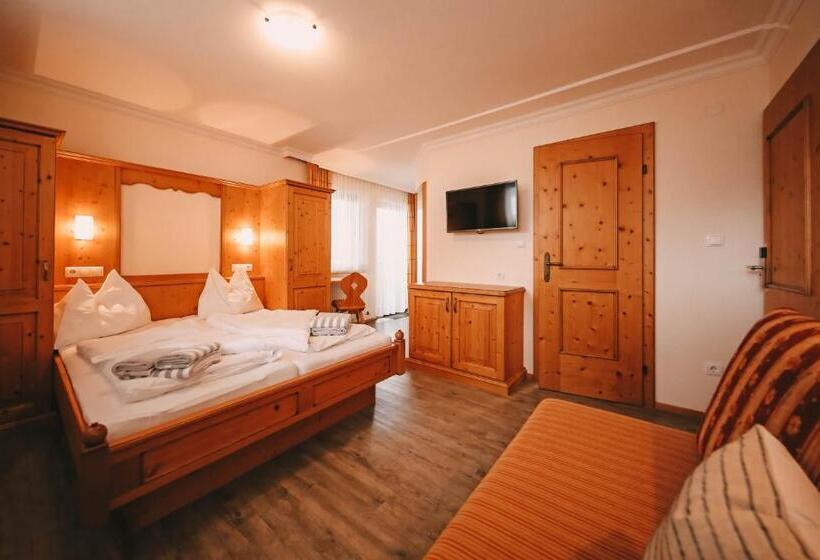 اتاق خانوادگی, Posers Bergwelt B&b