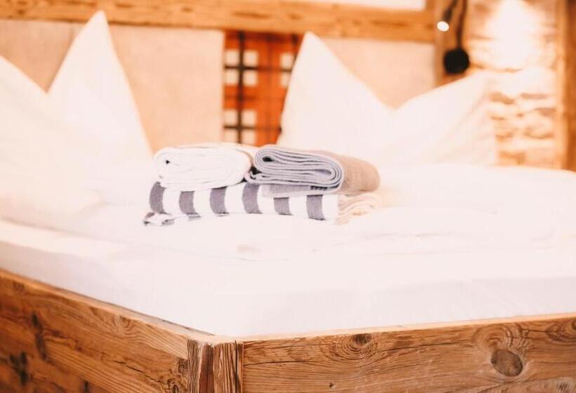 اتاق خانوادگی با چشمانداز کوه, Posers Bergwelt B&b