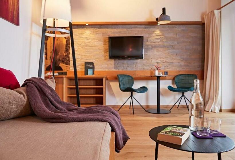 סוויטה, Bio Hotel Oswalda Hus