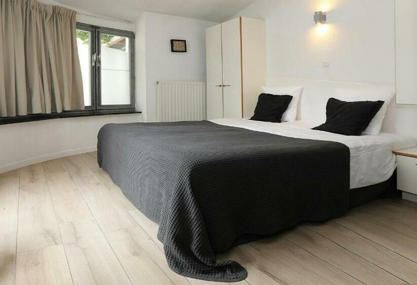 غرفة قياسية رباعية, De Loft