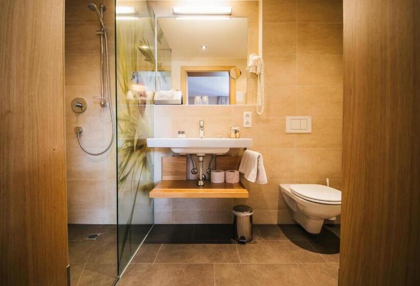 اتاق راحتی, Dr Otto Murr B&b