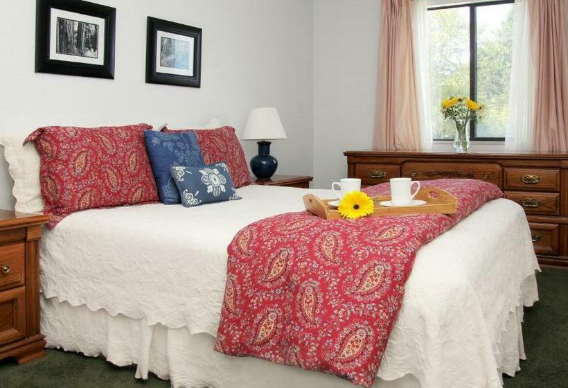 스위트, Redwood Suites