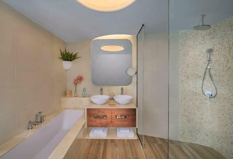 Номер Deluxe Кровать Кинг, The Retreat Palm Dubai Mgallery By Sofitel