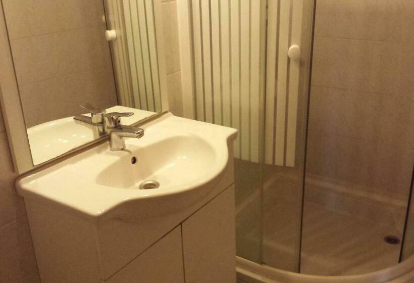 חדר סטנדרט לארבעה, Kocsis Panzió és étterem