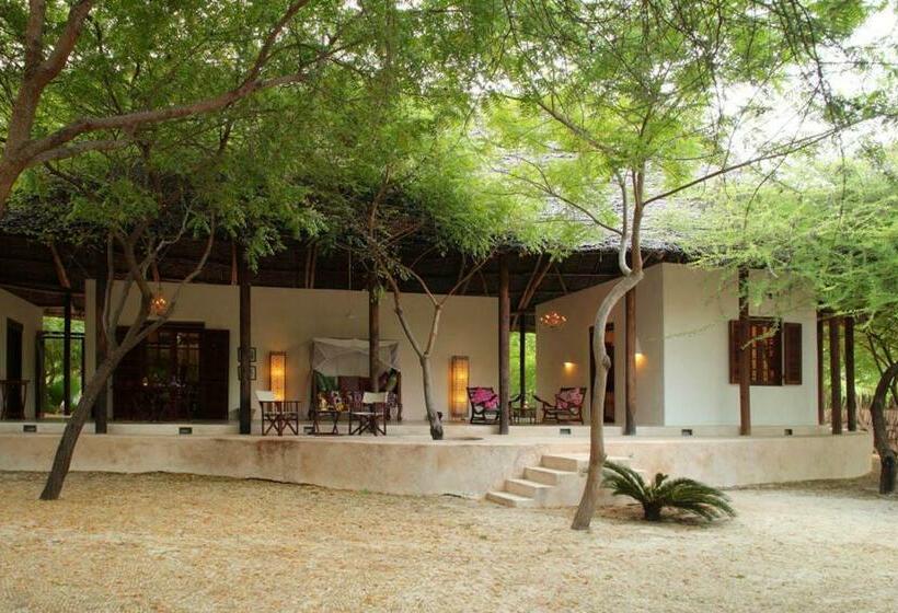 سوییت سوپریور با چشم‌انداز دریا, The Red Pepper House