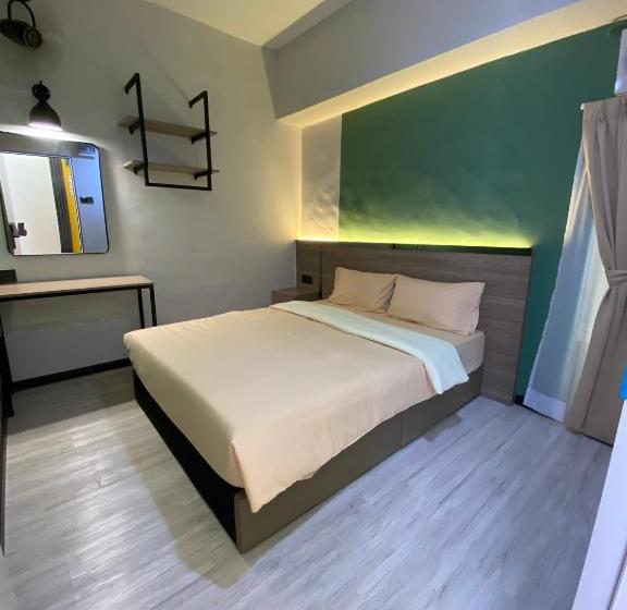 Номер Стандарт Совместная Ванная, Clock Inn Backpackers Hostel