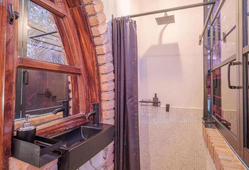 Junior Suite z Tarasem, El Refugio De Sayulita   Health And Wellness House