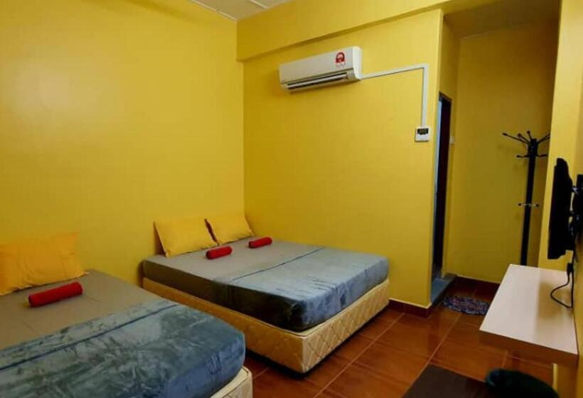 اتاق چهار تخته با دستشویی مشترک, Shoplot Hostel Pangkor