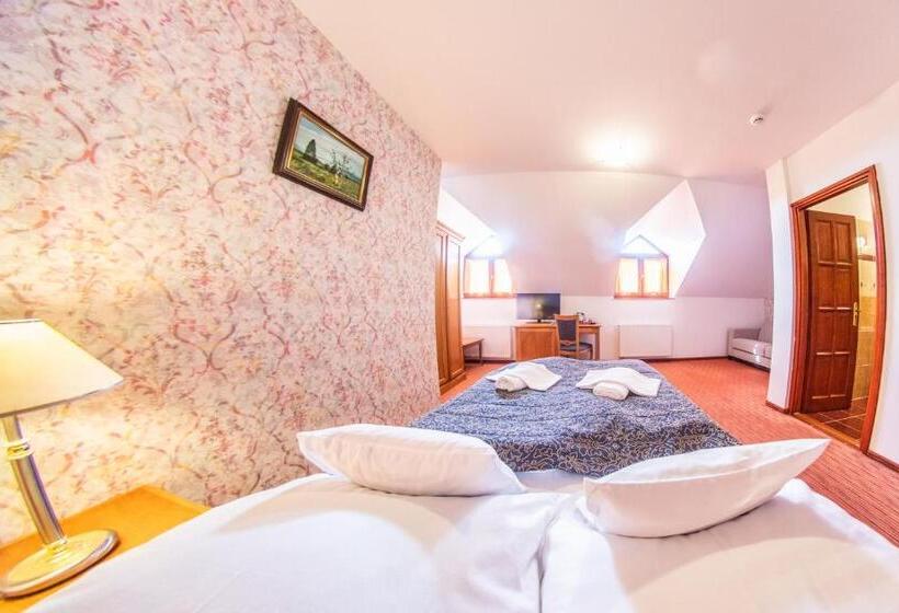 Трехместный Президентский, Borhotel Sziluett Farkasmály