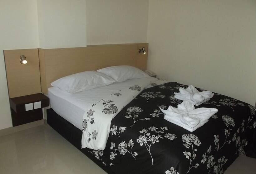 디럭스 룸, Manado Inn