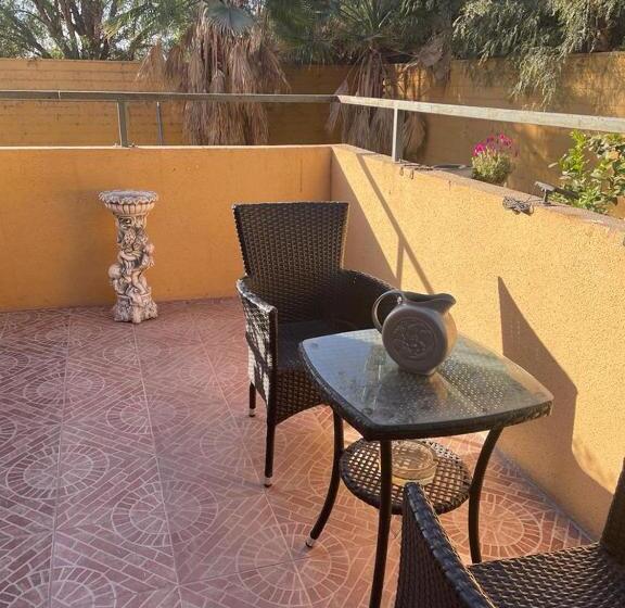 سوئیت با بالکن, Boutique Azhares