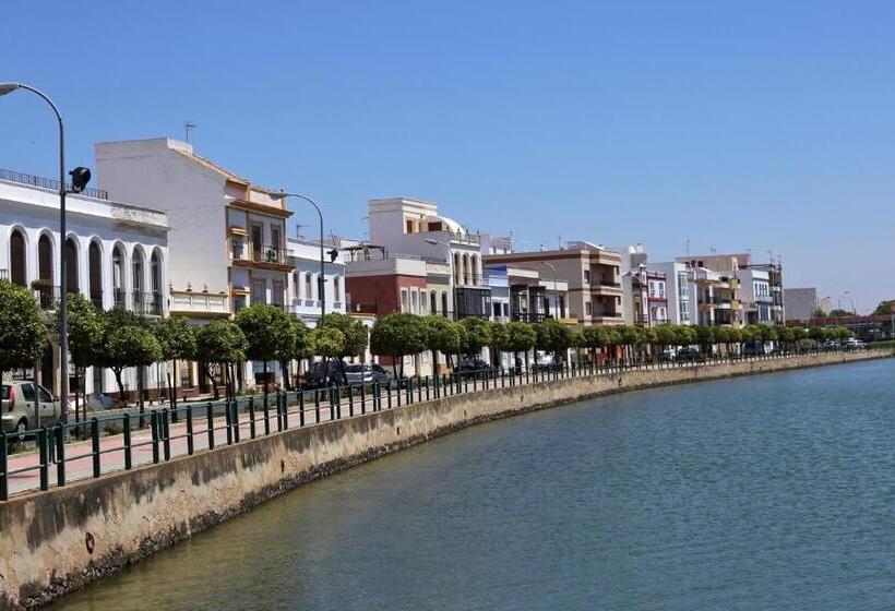 اتاق لوکس با تخت بزرگ, Casa Cristóbal Colón Habitaciones Con Vistas A Semana Santa Y Fiestas