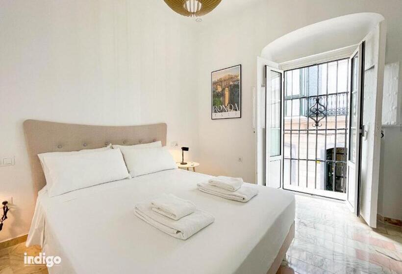 اتاق لوکس با تخت بزرگ, Casa Cristóbal Colón Habitaciones Con Vistas A Semana Santa Y Fiestas