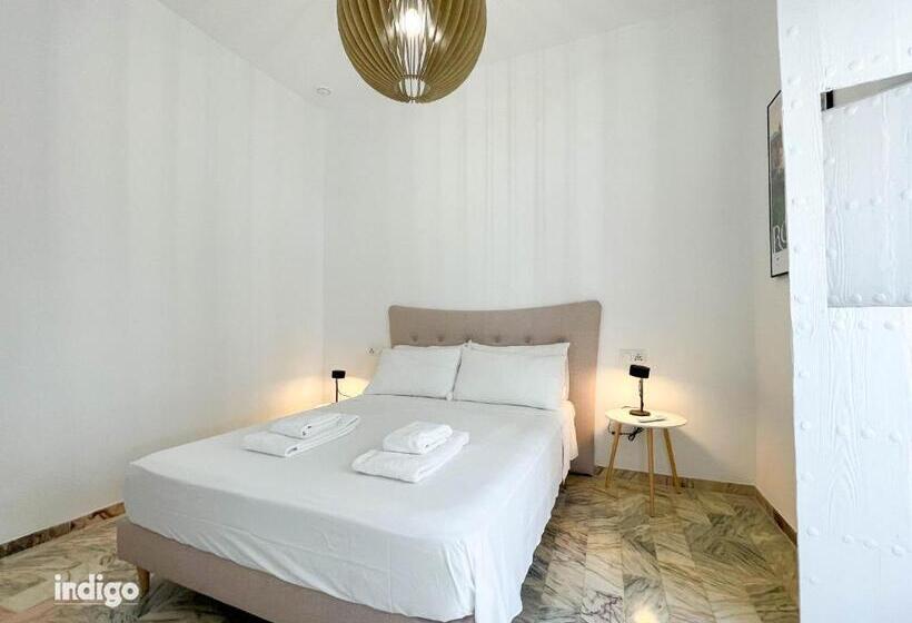 اتاق لوکس با تخت بزرگ, Casa Cristóbal Colón Habitaciones Con Vistas A Semana Santa Y Fiestas
