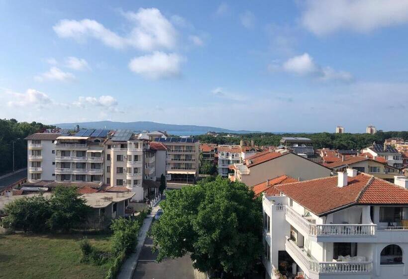 آپارتمان لوکس 2 خوابه, Family Hotel Avenue