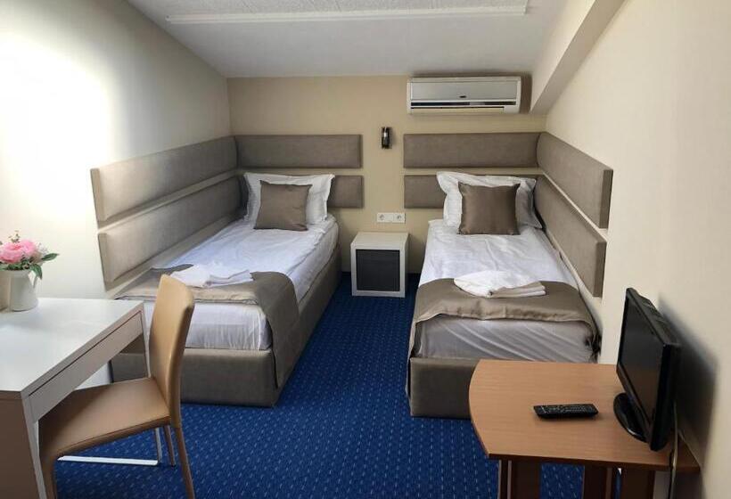 آپارتمان لوکس 2 خوابه, Family Hotel Avenue