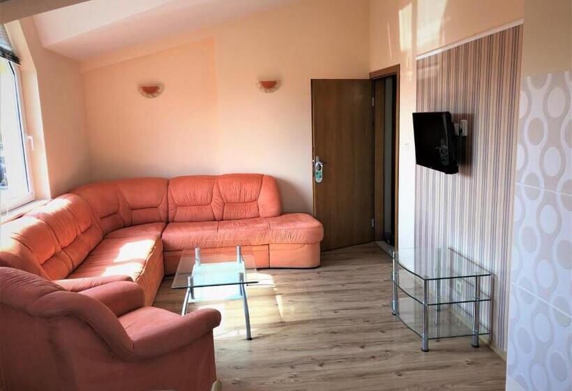 آپارتمان لوکس 2 خوابه, Family Hotel Avenue