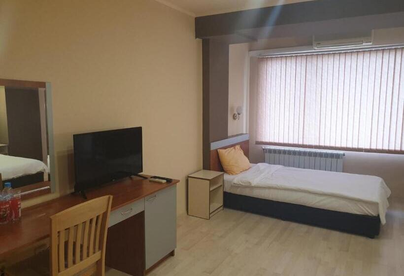 スタンダードトリプルルーム, Family Hotel Gotse Delchev