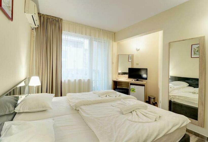Quarto Estandar, Family Hotel Jupiter