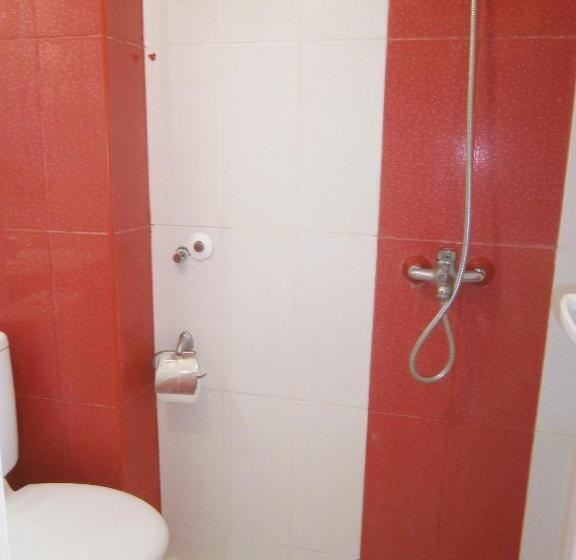 جناح مطلّ علي البحر, Family Hotel White House