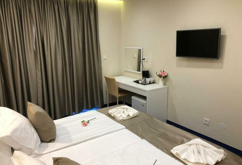 سوئیت 2 خوابه, Family Hotel Avenue