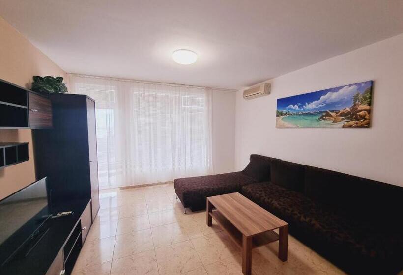 דירת שני חדרים, Breeze Apart Complex