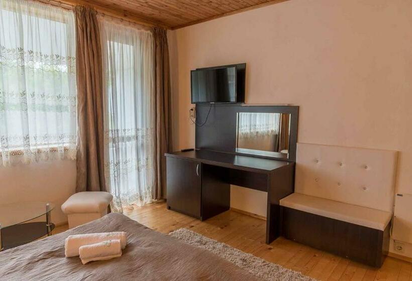 Номер Deluxe, Paradise Place