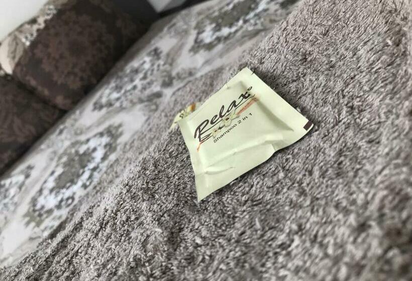 اتاق لوکس با بالکن, Rositsa