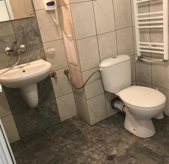 اتاق لوکس با بالکن, Rositsa