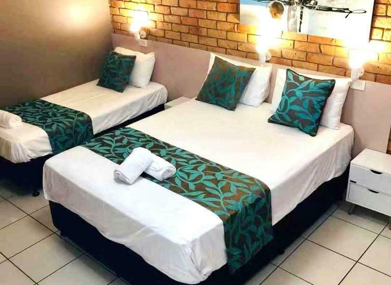 Quarto Triplo Estandar, Emerald Highlands Motel