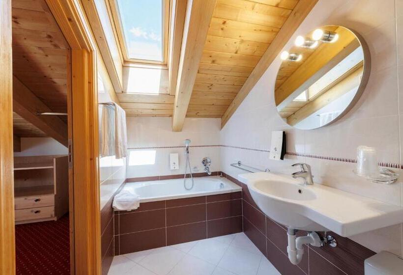 Family Suite, Miravalle